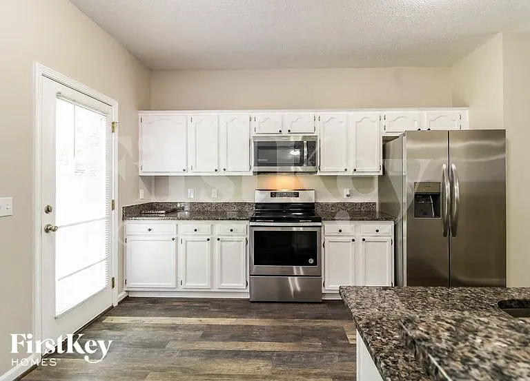 6063 Parkside Cir — Photo 5