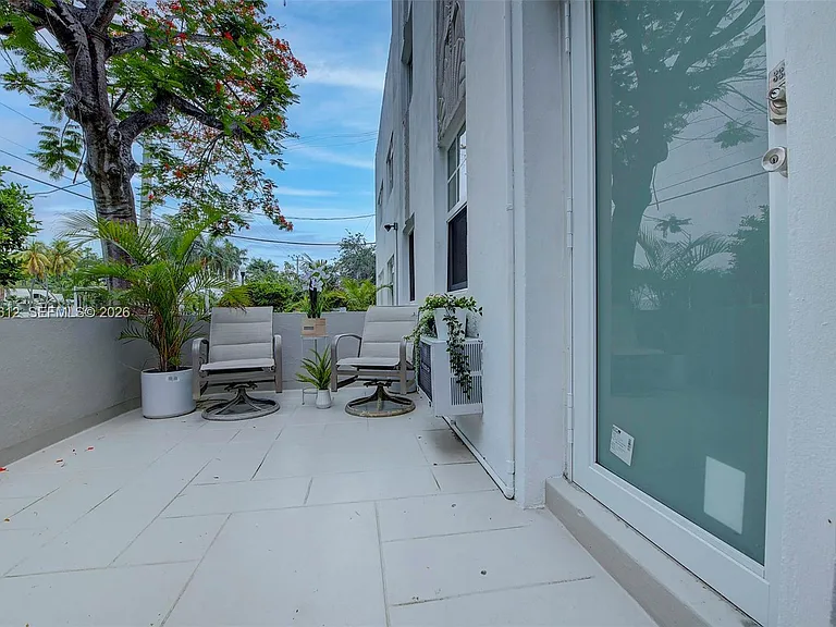 2463 Pine Tree Dr #3 — Photo 2