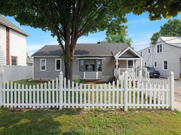 63 Wilson St E, Perth, ON K7H 1M2