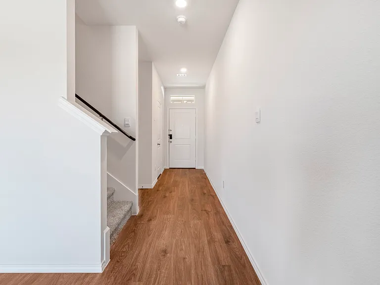 218 Mina St — Photo 5