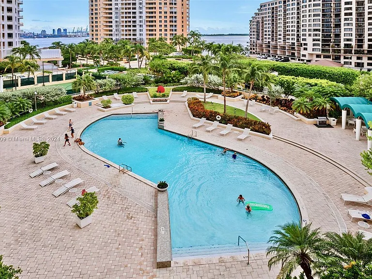 888 Brickell Key Dr #907 — Photo 12
