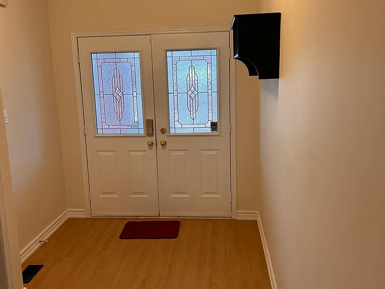 6885 Tassel Cres — Photo 12