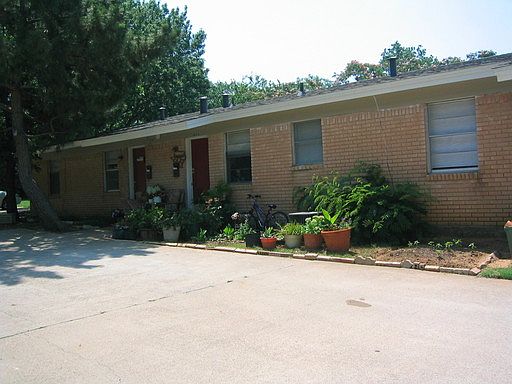 1st image of 507 N Davis Dr APT A
