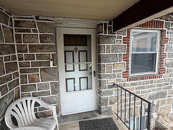3rd image of 431 Millbank Rd