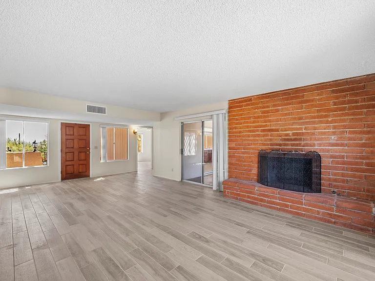 6109 N Zorrela Segundo — Photo 15