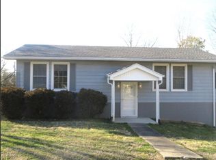 819 Columbus Cir, Madisonville, KY 42431