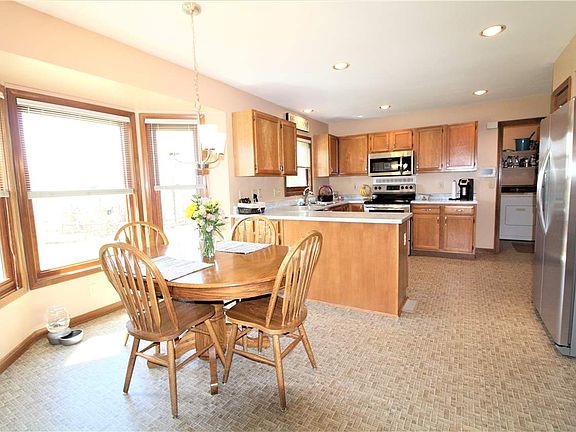 2nd image of 21 Fescue Ct