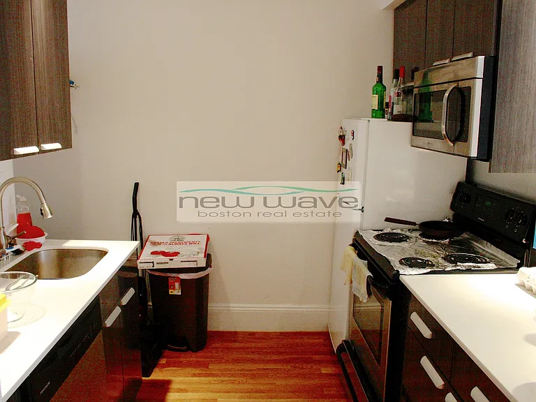 51 Queensberry St #21 — Photo 17