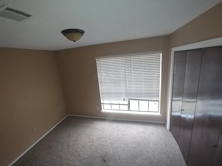 314 E Denton Dr #19 — Photo 5