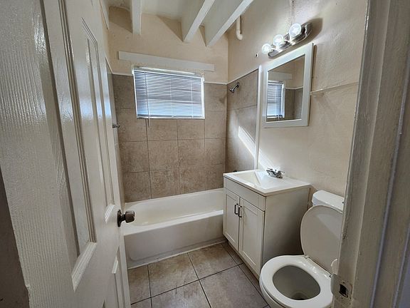 4th image of 512 19th St APT 2