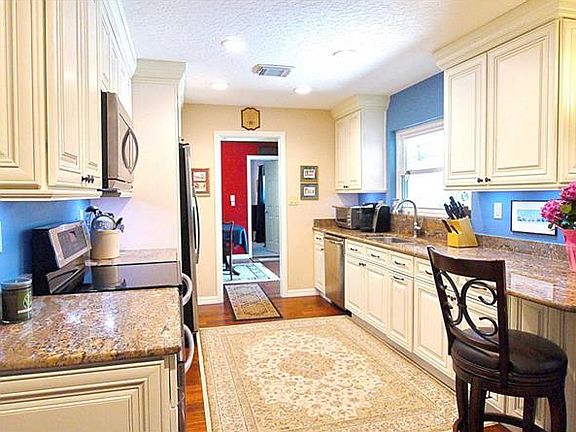 4th image of 5970 Marlberry Dr