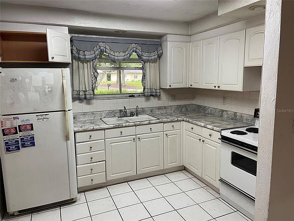 3rd image of 4566 Linwood St