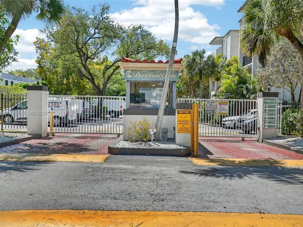 6904 N Kendall Dr APT F104, Pinecrest, FL 33156