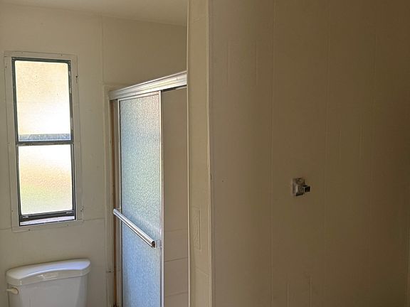4th image of 245 Deerfoot Rd