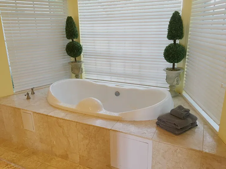 1447 Bayshore Dr — Photo 16