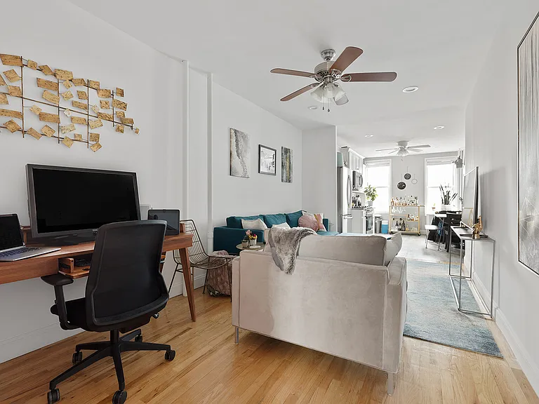117 Roebling St #3L — Photo 3
