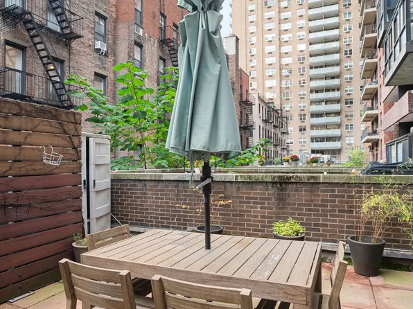 225 East 86th Street image 9 of 15