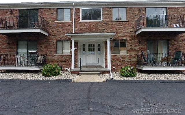 1st image of 23009 Liberty St