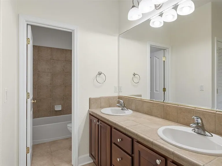 2100 Lamego Way — Photo 23