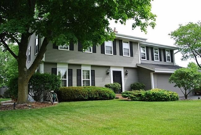 2nd image of N24W22430 Elmwood Dr