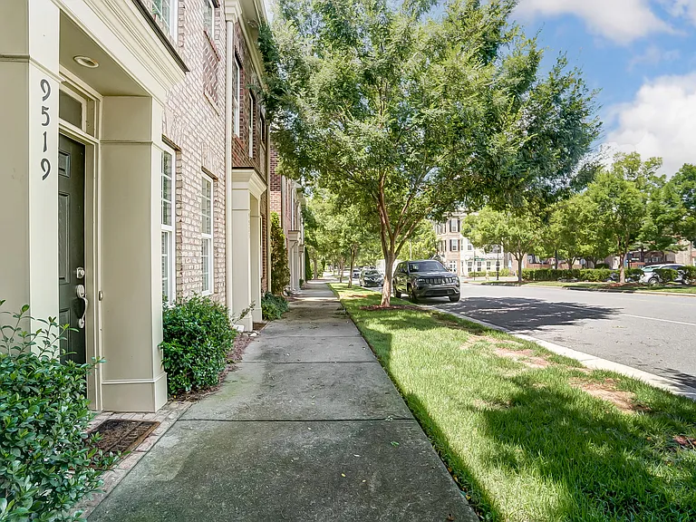 9519 Longstone Ln — Photo 35