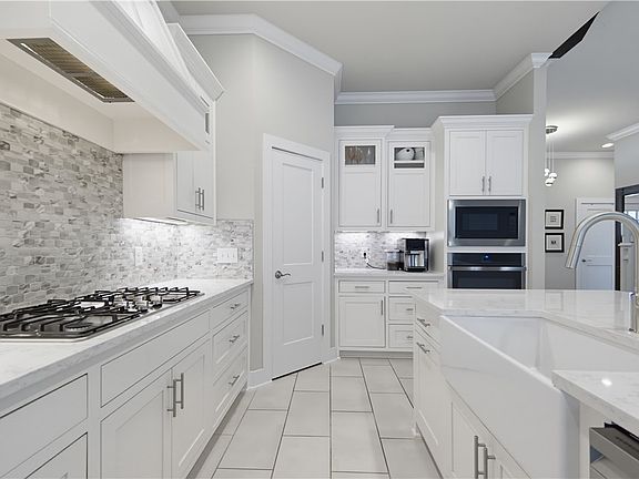 5th image of 6420 S 60th St
