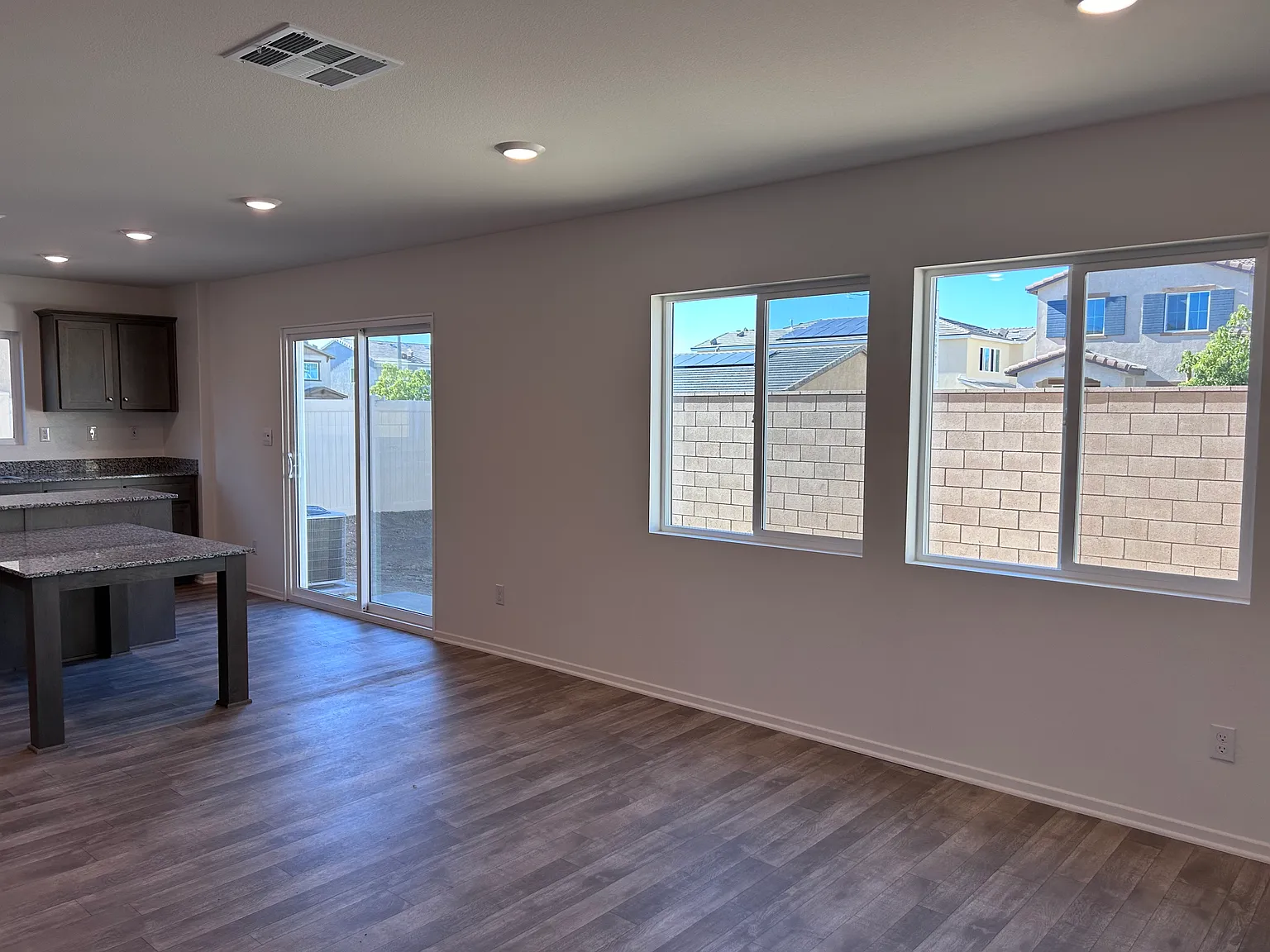 3 bed, 1583 sqft, $2,945 — Photo 4