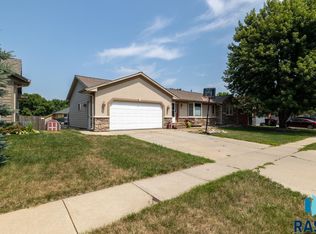 900 E Maywood St, Brandon, SD 57005