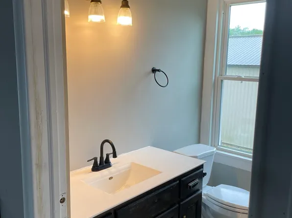 136 N Dean St #2, Centreville, MI 49032