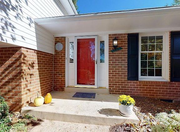 3rd image of 2707 Clarkes Landing Dr