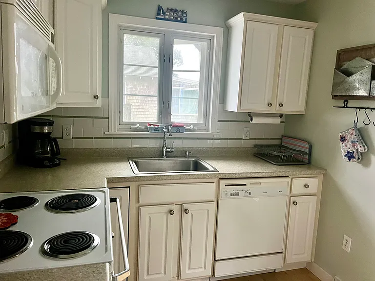 101 Silver Beach Ave — Photo 8