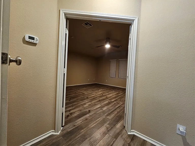 2306 Scott Dr — Photo 20