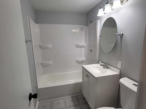 5th image of 264 N Farnsworth Ave