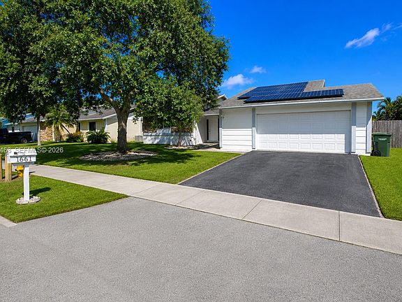 3rd image of 1661 N Goldeneye Ln
