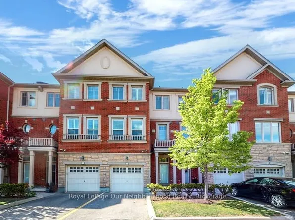 5710 Long Valley Rd #4, Mississauga, ON L5M 0M1