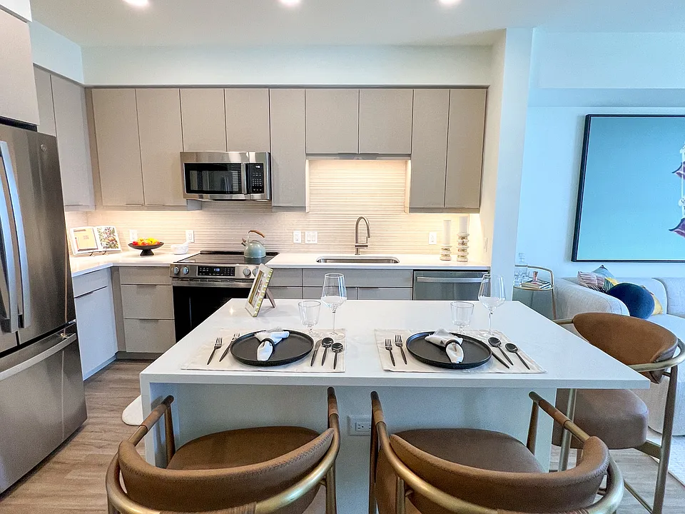 89 NE 27th St #1