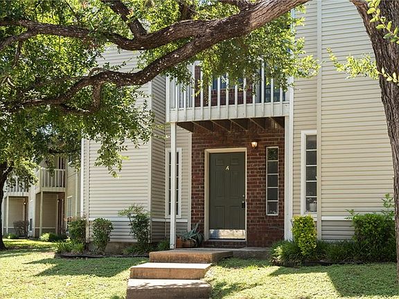 3rd image of 1818 River Crossing Cir APT A