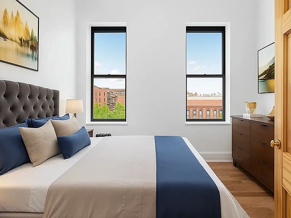 4th image of 122 Norfolk St APT 6