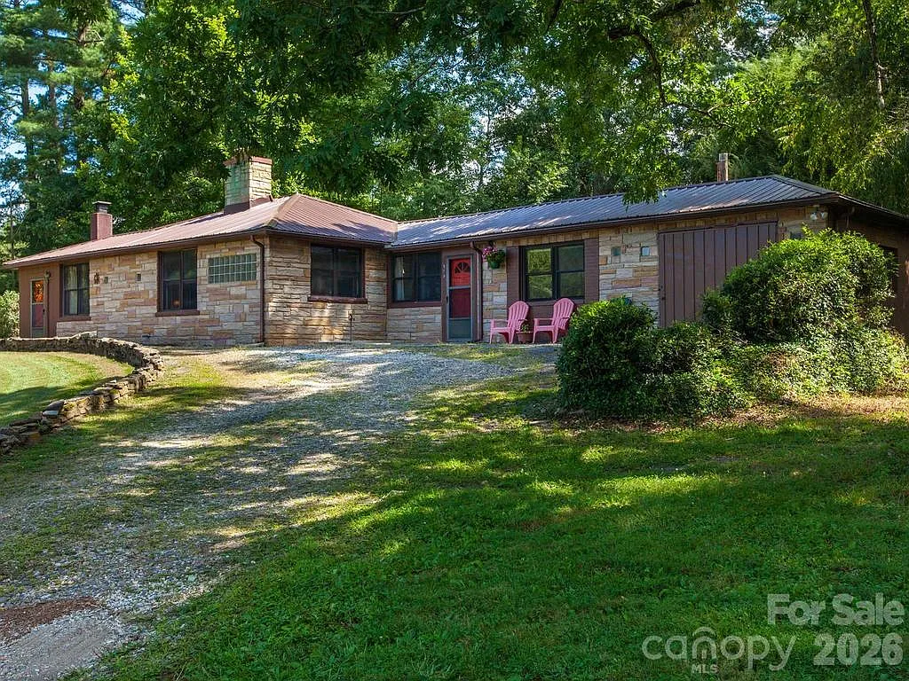 3 bed, 1658 sqft, $2,290 — Photo 1