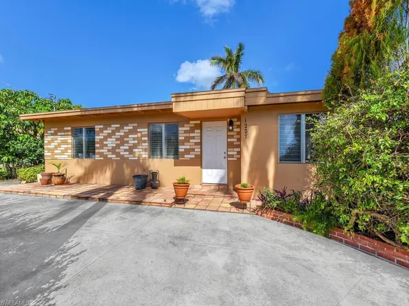 1227 Trail Terrace DR, NAPLES, FL 34103