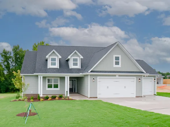87 Cedarbrook Dr, Benson, NC 27504