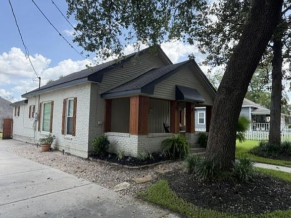 2nd image of 407 2nd St