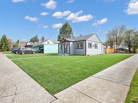 Great sized corner lot