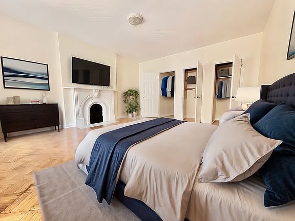 5th image of 56 W 56th St APT 4