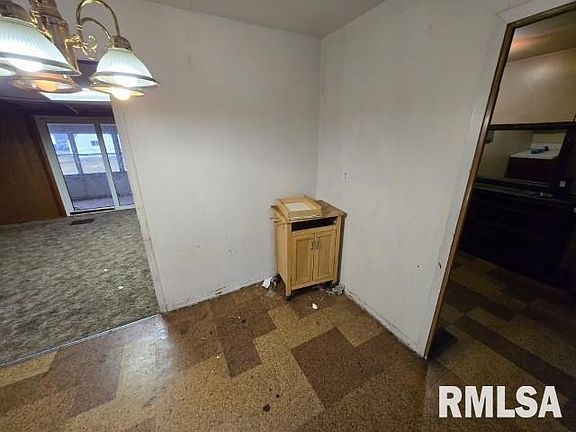 4th image of 3209 Wild Rose Dr
