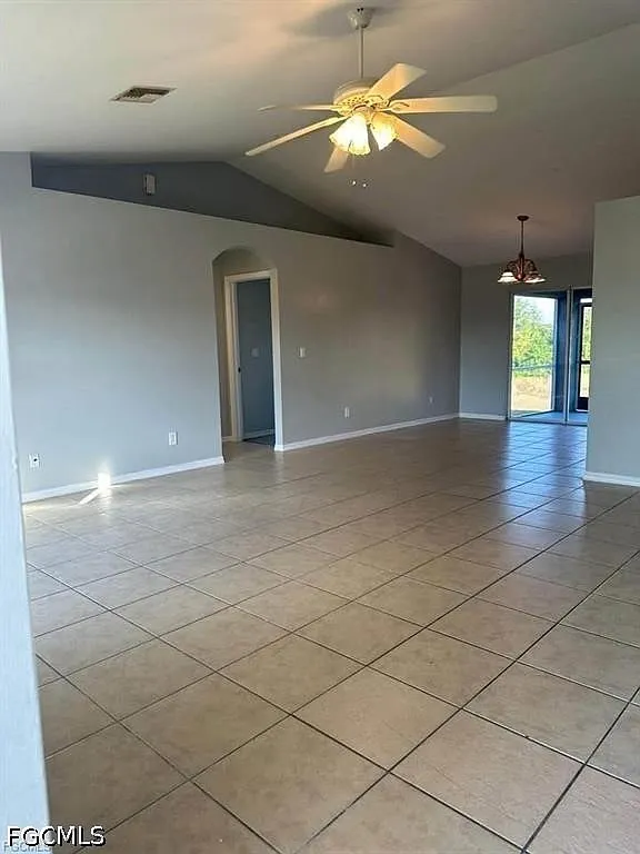 3 bed, 2.0 bath, 1538 sqft, $1,780 — Photo 3