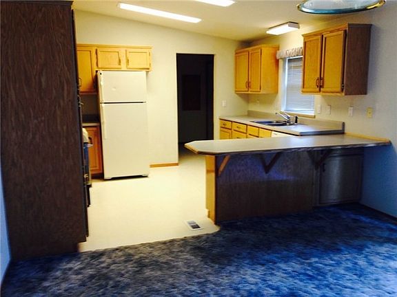 4th image of 10556 Park Dr NE