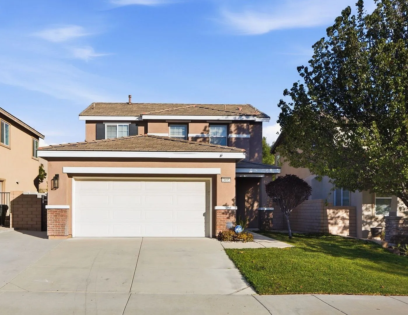 Beautiful 3-Bedroom Home in Rosena Ranch — Photo 1