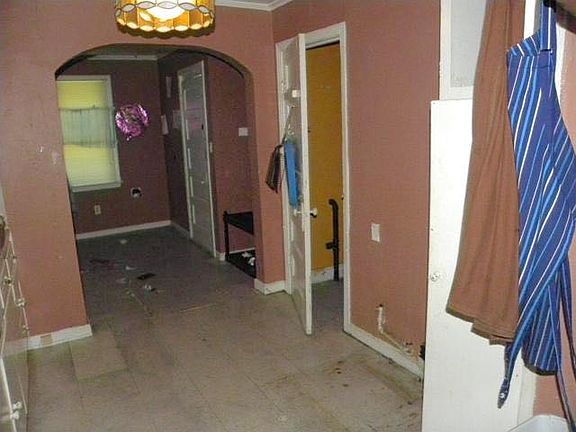 4th image of 4434 Garfield Ave