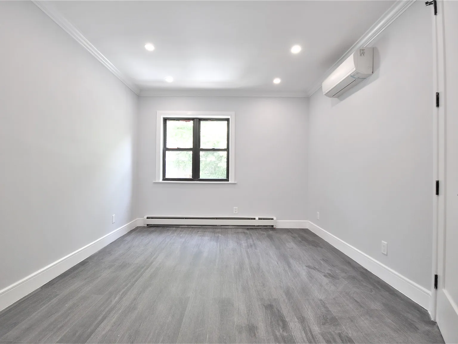 135 East 46th Street — Photo 4